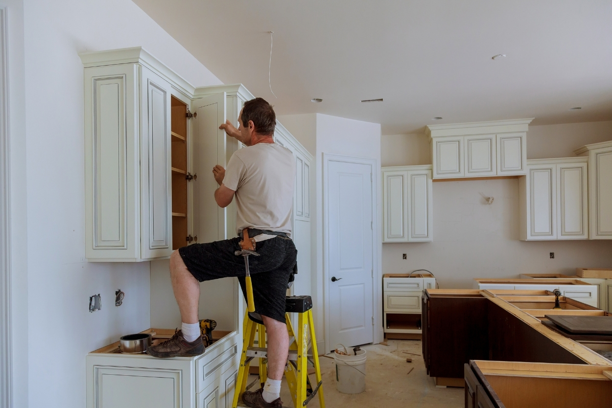 5 Signs You Should Call Painting Contractors for Your Cabinet Painting Needs 
